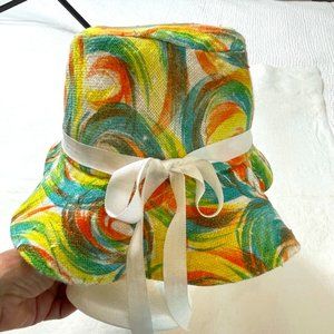 Mod vintage sun hat.